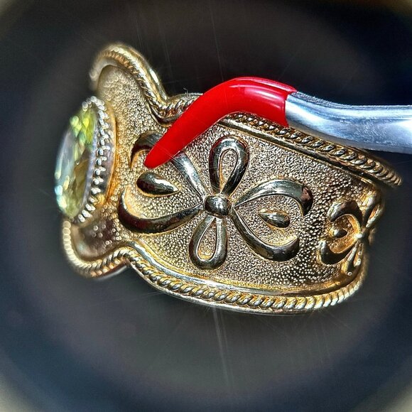 Green Stone Gold Cuff - Picture 5 of 8